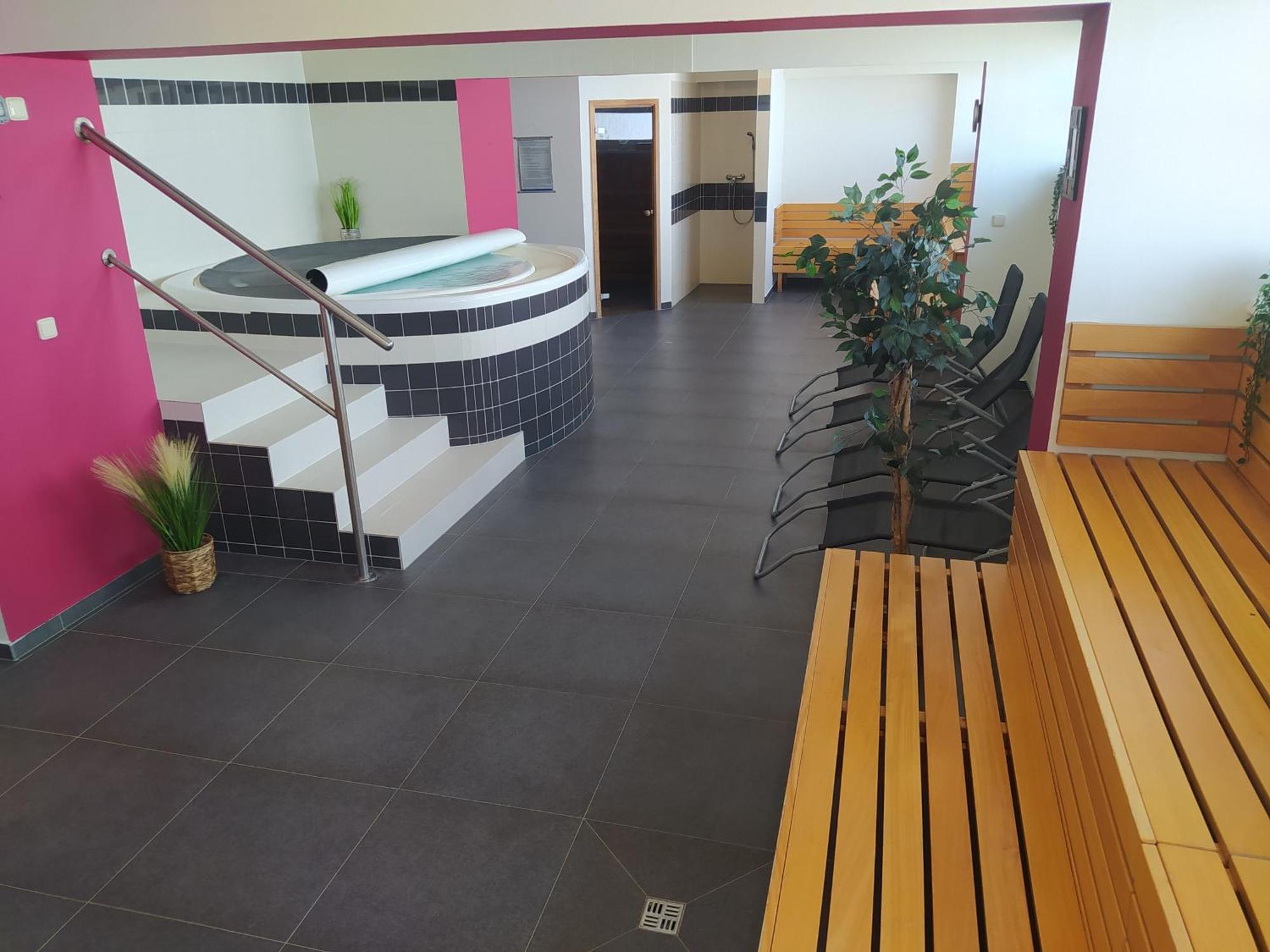 Hotel S-Centrum Бенешов Екстериор снимка