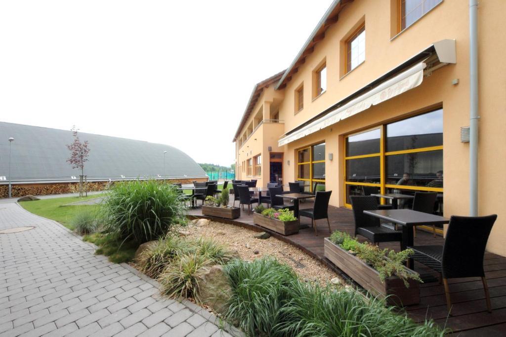 Hotel S-Centrum Бенешов Екстериор снимка