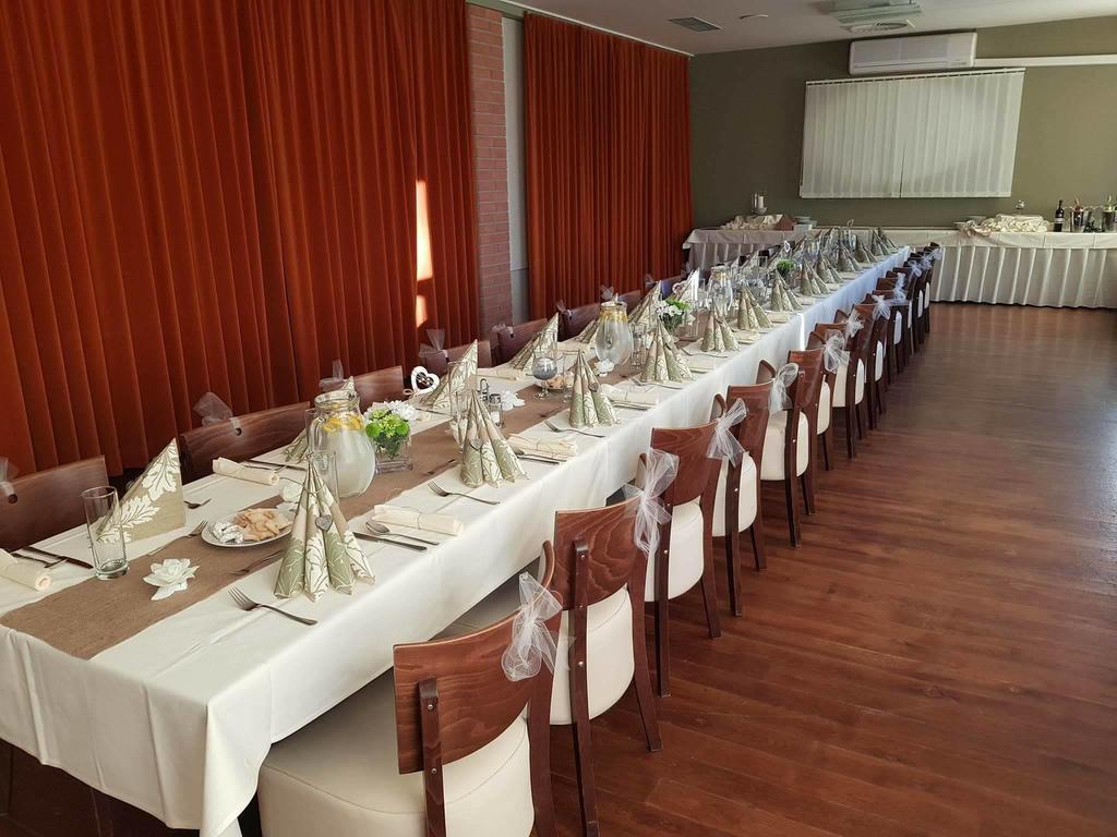 Hotel S-Centrum Бенешов Екстериор снимка